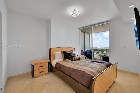 Condo in Hallandale Beach, Florida, 3 bedrooms  № 2153617 - photo 16