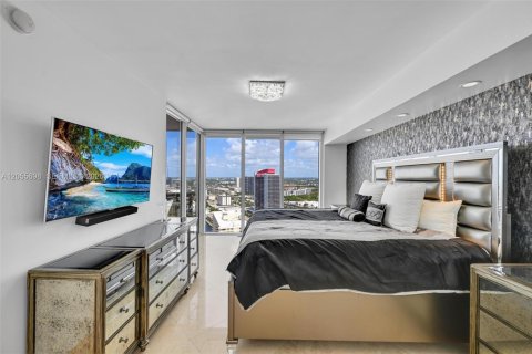 Condo in Hallandale Beach, Florida, 3 bedrooms  № 2153617 - photo 17