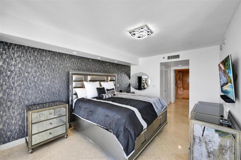 Condo in Hallandale Beach, Florida, 3 bedrooms  № 2153617 - photo 19