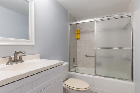 Copropriété à vendre à Pompano Beach, Floride: 2 chambres, 91.04 m2 № 2187506 - photo 23