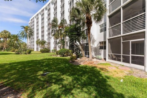 Copropriété à vendre à Pompano Beach, Floride: 2 chambres, 91.04 m2 № 2187506 - photo 7