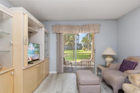 Copropriété à vendre à Pompano Beach, Floride: 2 chambres, 91.04 m2 № 2187506 - photo 13