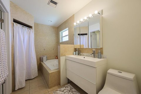 Villa ou maison à vendre à Boca Raton, Floride: 5 chambres, 172.52 m2 № 2261177 - photo 17