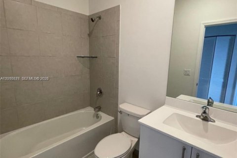 Villa ou maison à louer à Homestead, Floride: 3 chambres, 137.77 m2 № 2075253 - photo 7