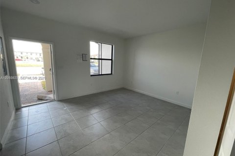 Villa ou maison à louer à Homestead, Floride: 3 chambres, 137.77 m2 № 2075253 - photo 3