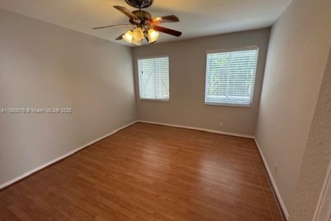 Casa en alquiler en Weston, Florida, 5 dormitorios, 227.61 m2 № 1928825 - foto 11