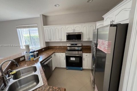 Casa en alquiler en Weston, Florida, 5 dormitorios, 227.61 m2 № 1928825 - foto 23