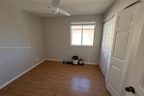 Casa en alquiler en Weston, Florida, 5 dormitorios, 227.61 m2 № 1928825 - foto 14