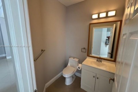 Casa en alquiler en Weston, Florida, 5 dormitorios, 227.61 m2 № 1928825 - foto 21