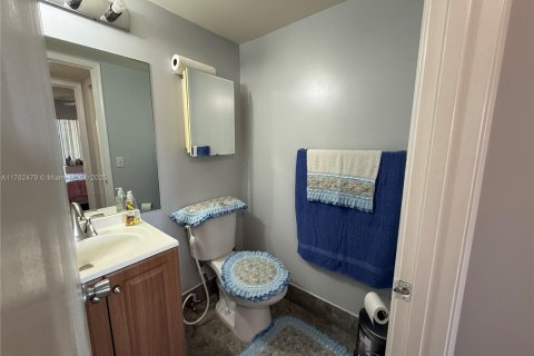 Condominio en venta en Pembroke Pines, Florida, 2 dormitorios, 88.54 m2 № 1700217 - foto 13