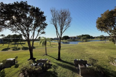 Condominio en venta en Pembroke Pines, Florida, 2 dormitorios, 88.54 m2 № 1700217 - foto 25