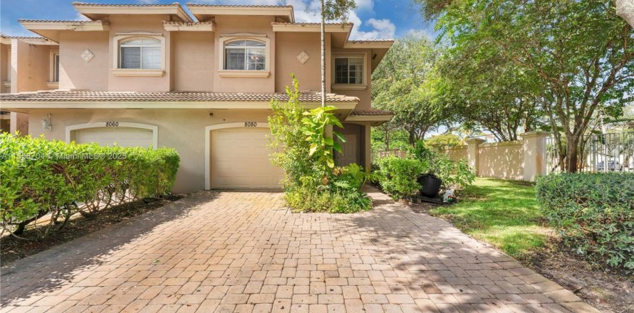 Townhouse in Sunrise, Florida 3 bedrooms, 150.41 sq.m. № 1878562