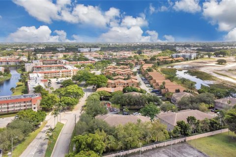Townhouse in Sunrise, Florida 3 bedrooms, 150.41 sq.m. № 1878562 - photo 26