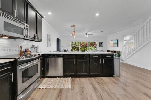Townhouse in Sunrise, Florida 3 bedrooms, 150.41 sq.m. № 1878562 - photo 9
