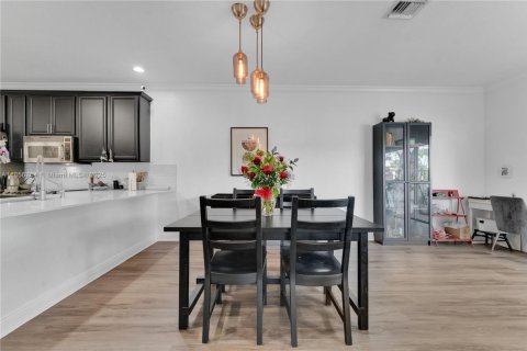 Townhouse in Sunrise, Florida 3 bedrooms, 150.41 sq.m. № 1878562 - photo 12