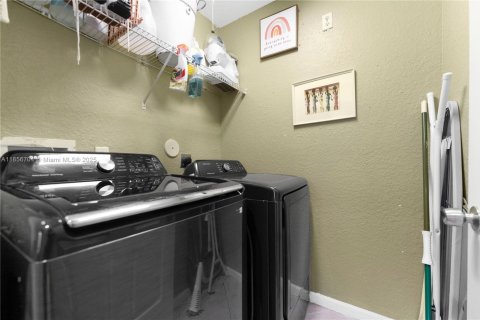 Townhouse in Sunrise, Florida 3 bedrooms, 150.41 sq.m. № 1878562 - photo 20