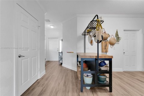 Townhouse in Sunrise, Florida 3 bedrooms, 150.41 sq.m. № 1878562 - photo 3