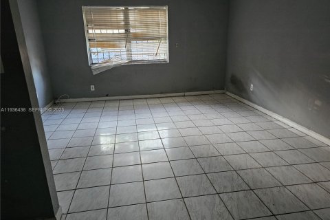 Villa ou maison à vendre à Miami Gardens, Floride: 4 chambres, 183.95 m2 № 1994396 - photo 10