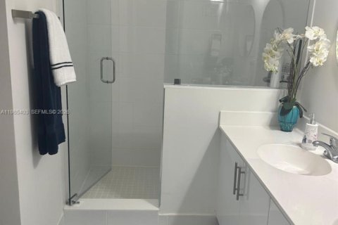 Купить кондоминиум в Майами, Флорида 3 спальни, 128.58м2, № 2089896 - фото 13