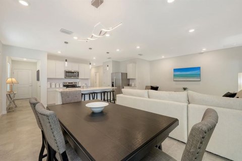House in Sarasota, Florida 4 bedrooms, 147.81 sq.m. № 1852903 - photo 18
