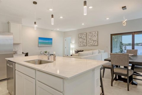 House in Sarasota, Florida 4 bedrooms, 147.81 sq.m. № 1852903 - photo 11
