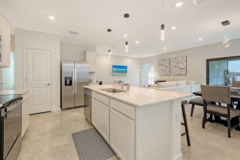 House in Sarasota, Florida 4 bedrooms, 147.81 sq.m. № 1852903 - photo 9