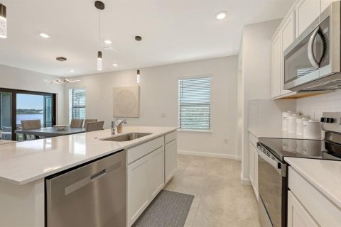House in Sarasota, Florida 4 bedrooms, 147.81 sq.m. № 1852903 - photo 13