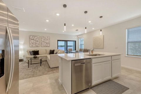 House in Sarasota, Florida 4 bedrooms, 147.81 sq.m. № 1852903 - photo 12