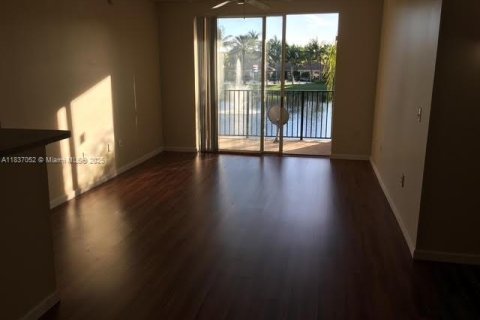 Condominio en venta en Miramar, Florida, 2 dormitorios, 90.77 m2 № 1821832 - foto 7