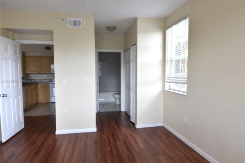 Condominio en venta en Miramar, Florida, 2 dormitorios, 90.77 m2 № 1821832 - foto 22