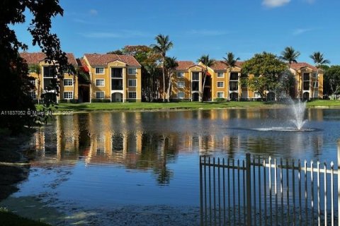 Condominio en venta en Miramar, Florida, 2 dormitorios, 90.77 m2 № 1821832 - foto 3