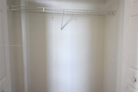 Condominio en venta en Miramar, Florida, 2 dormitorios, 90.77 m2 № 1821832 - foto 16