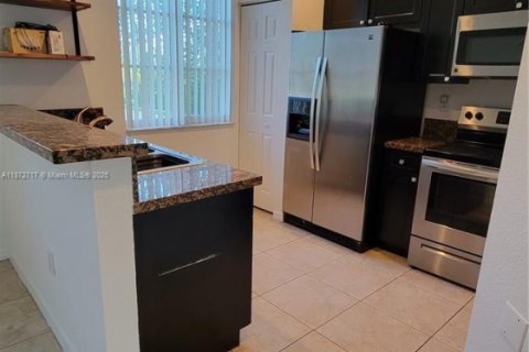 Touwnhouse à louer à Miramar, Floride: 3 chambres, 137.59 m2 № 1924518 - photo 8