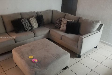Casa en venta en Riviera Beach, Florida, 2 dormitorios, 67.35 m2 № 1811253 - foto 5