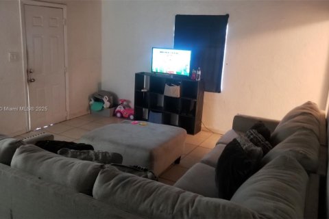 Casa en venta en Riviera Beach, Florida, 2 dormitorios, 67.35 m2 № 1811253 - foto 4