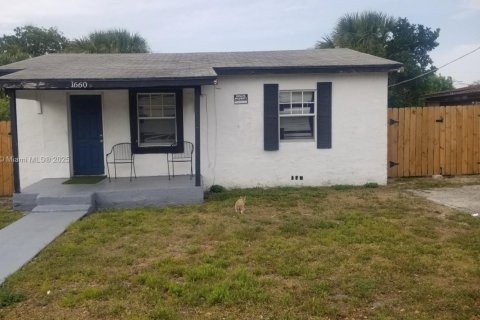 Casa en venta en Riviera Beach, Florida, 2 dormitorios, 67.35 m2 № 1811253 - foto 3