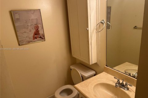 Copropriété à louer à Pembroke Pines, Floride: 1 chambre, 75.34 m2 № 1999556 - photo 10