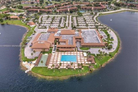 Copropriété à louer à Pembroke Pines, Floride: 1 chambre, 75.34 m2 № 1999556 - photo 3