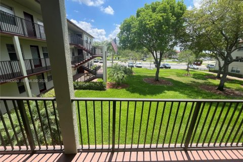 Copropriété à louer à Pembroke Pines, Floride: 1 chambre, 75.34 m2 № 1999556 - photo 9