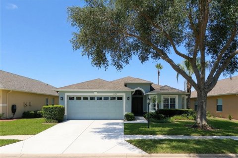 House in Hudson, Florida 3 bedrooms, 156.73 sq.m. № 2228009