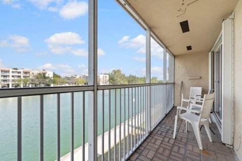 Copropriété à vendre à Cutler Bay, Floride: 2 chambres, 110.74 m2 № 2004074 - photo 12