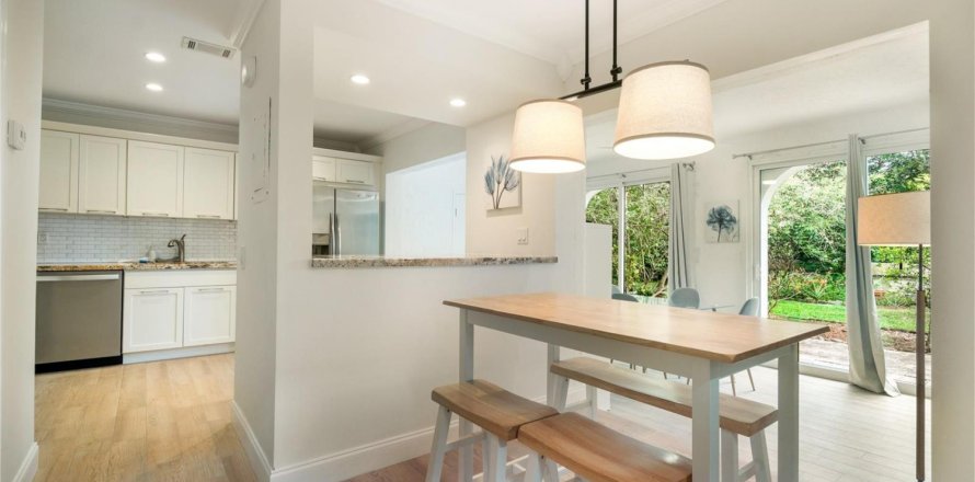 Townhouse in Boca Raton, Florida 3 bedrooms, 113.99 sq.m. № 2382795