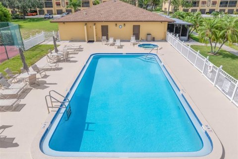 Copropriété à vendre à Saint Petersburg, Floride: 2 chambres, 92.9 m2 № 2152245 - photo 28