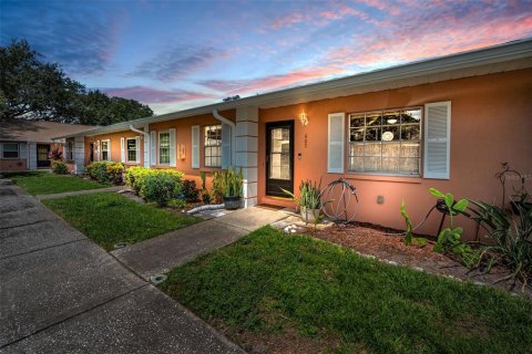 Villa ou maison à vendre à Clearwater, Floride: 2 chambres, 83.61 m2 № 1826796 - photo 1