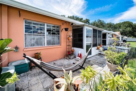 Villa ou maison à vendre à Clearwater, Floride: 2 chambres, 83.61 m2 № 1826796 - photo 12