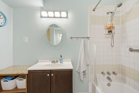 Casa en venta en Tampa, Florida, 2 dormitorios, 141.21 m2 № 2152171 - foto 22