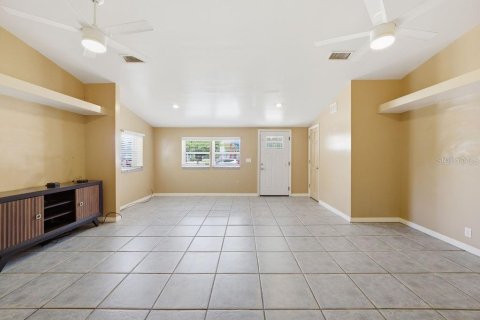 Casa en venta en Tampa, Florida, 2 dormitorios, 141.21 m2 № 2152171 - foto 5