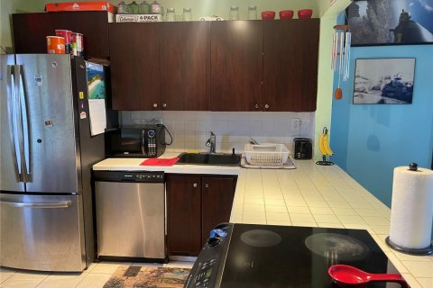 Copropriété à vendre à Miami, Floride: 2 chambres, 99.13 m2 № 2250314 - photo 14