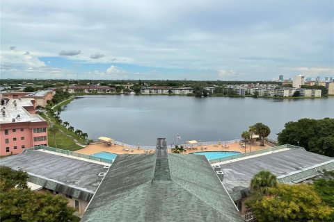Copropriété à vendre à Miami, Floride: 2 chambres, 99.13 m2 № 2250314 - photo 6