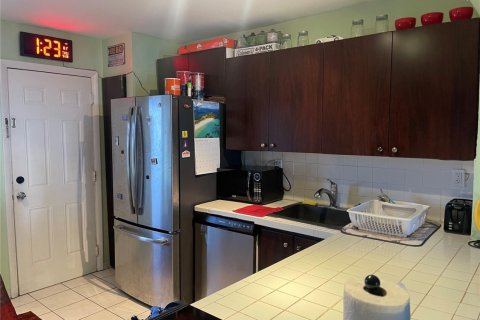 Copropriété à vendre à Miami, Floride: 2 chambres, 99.13 m2 № 2250314 - photo 15
